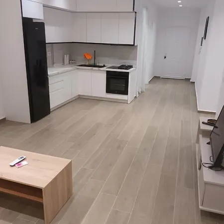 Durres Beach Apartaments Appartamento